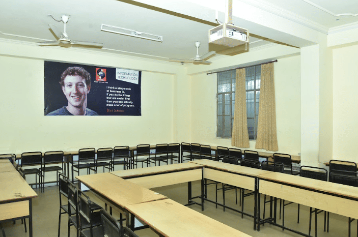 Biyani Girls College Jaipur Classroom photo 3